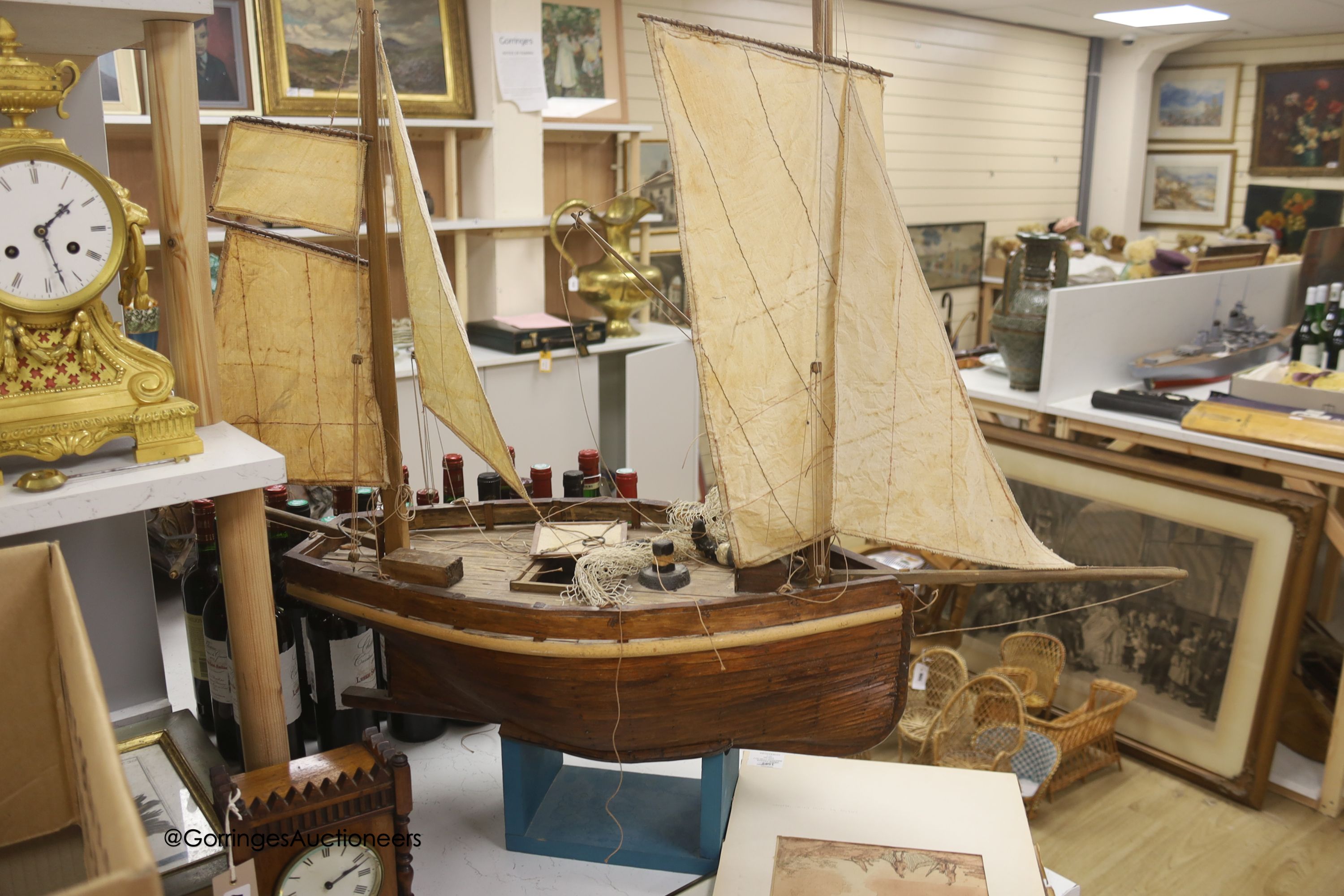 A clinker-built wood sailing boat model, hull 64cm